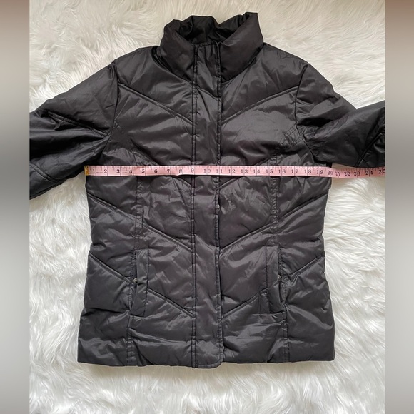 Gap | Women’s Black Medium Lightweight Soft Winter Jacket with Zipper & Buttons - Picture 11 of 16